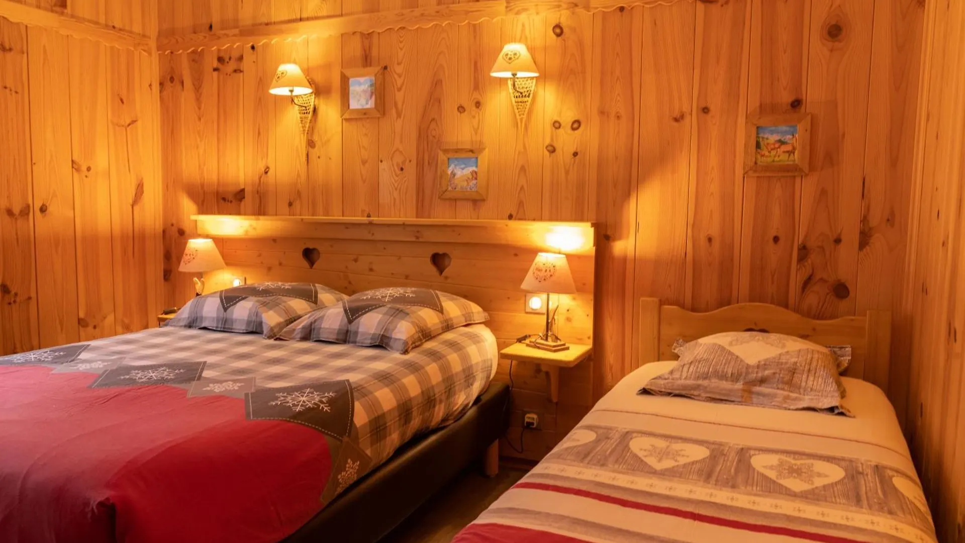 Hotel Quin Te Va Cauterets 2*,  France