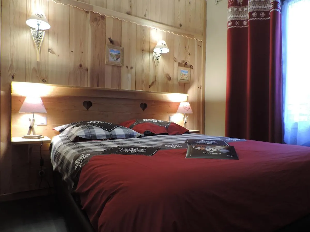 Hotel Quin Te Va Cauterets 2*,